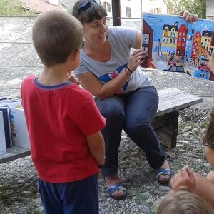 Biblio fuori di sé. Letture animate per bambini in luoghi atipici